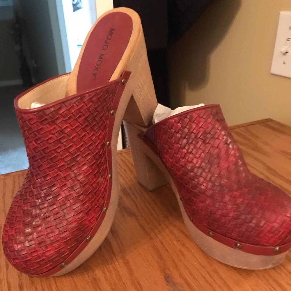 Cute Platform clogs